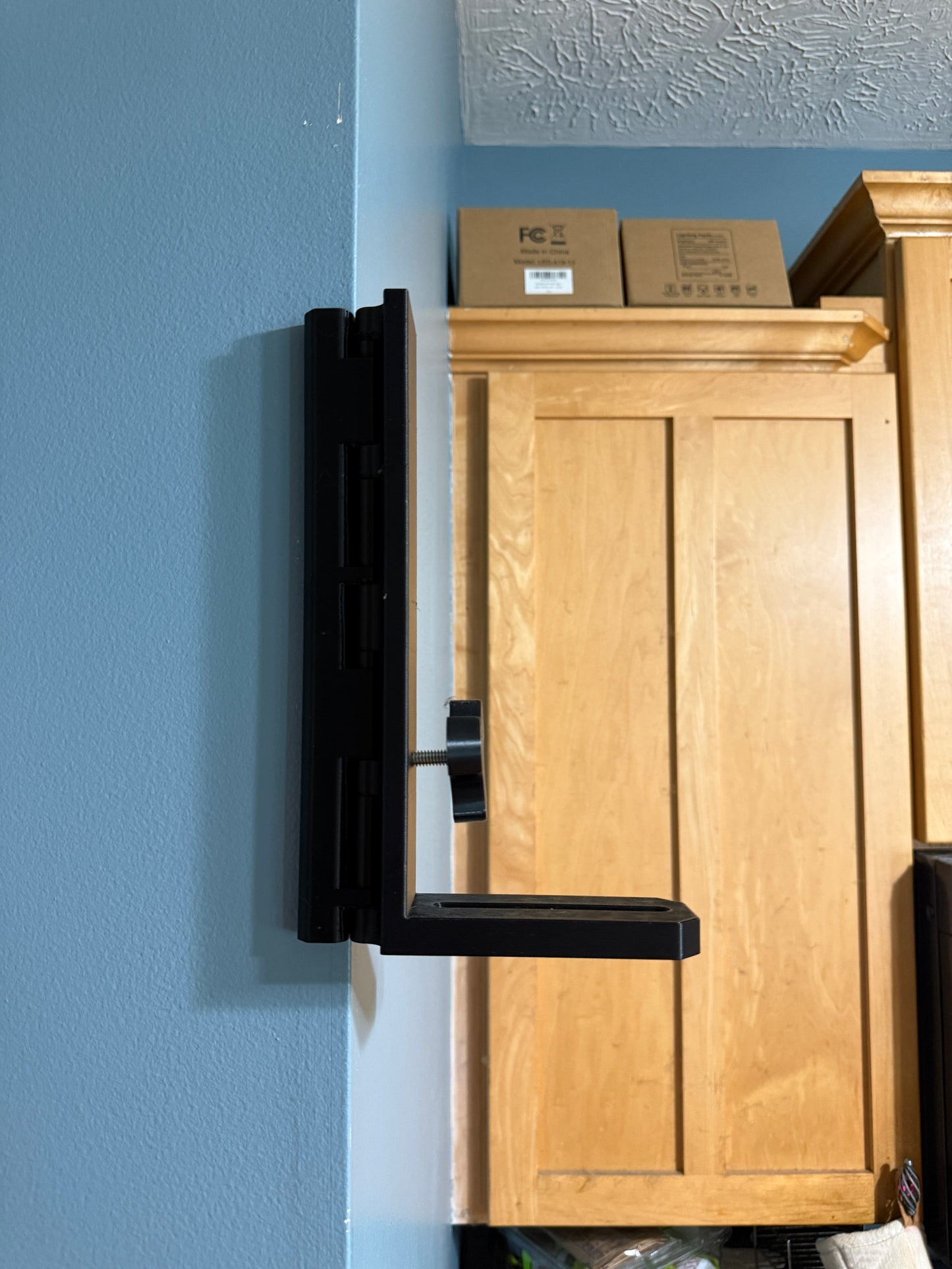 XL Magnetic 1/4-20 Universal Mount – Strong Magnet for Laser Levels & Cameras, Fits Most Devices up to 10lbs – Made in USA